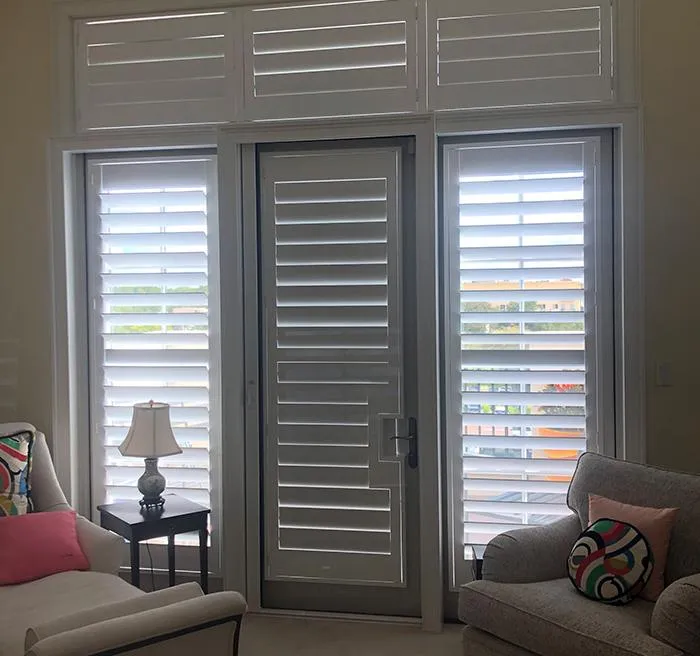 Compact VistaView screen retracted into low-profile housing