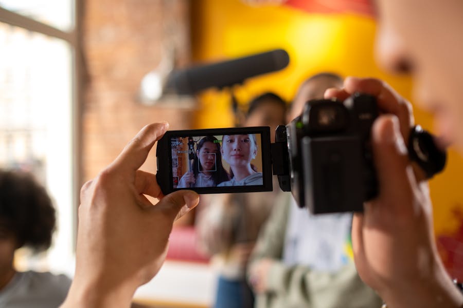 How to Create Scroll-Stopping Short-Form Videos That Turn Viewers Into Leads