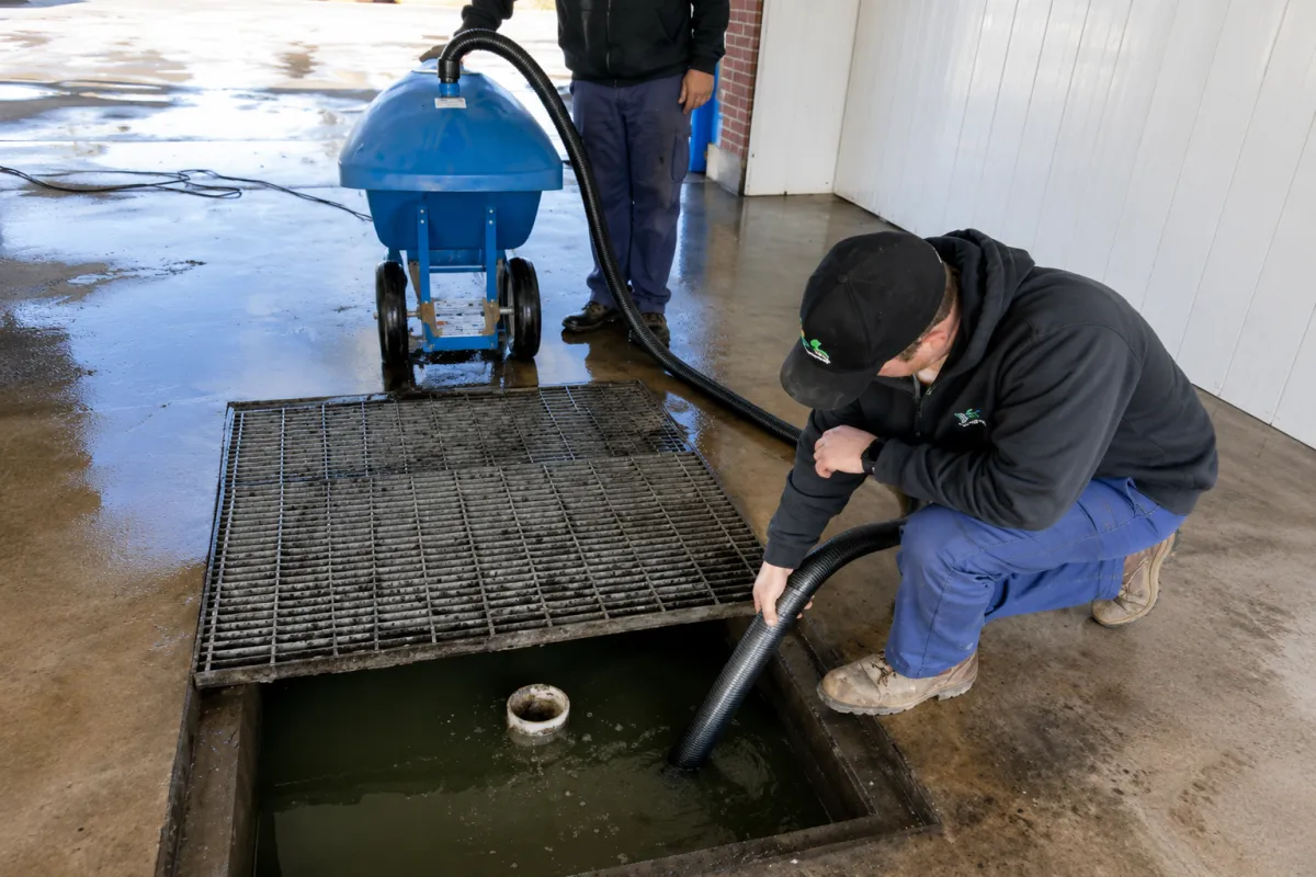 Basin Cleaning in Des Moines