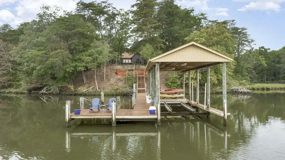 Waterfront home with private dock and boat lift in Southern Maryland Chesapeake Bay property