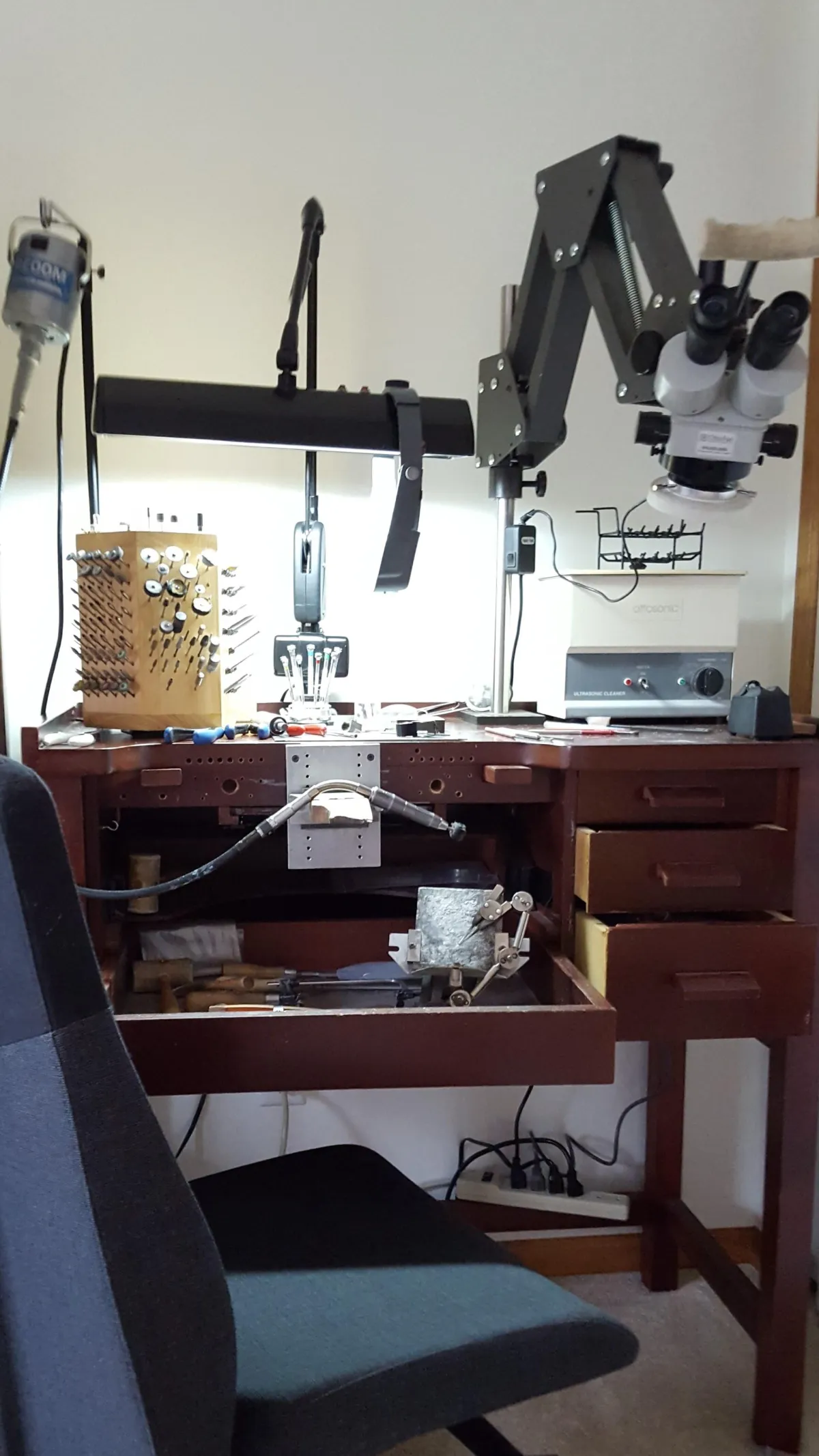 jewelry repair work bench 