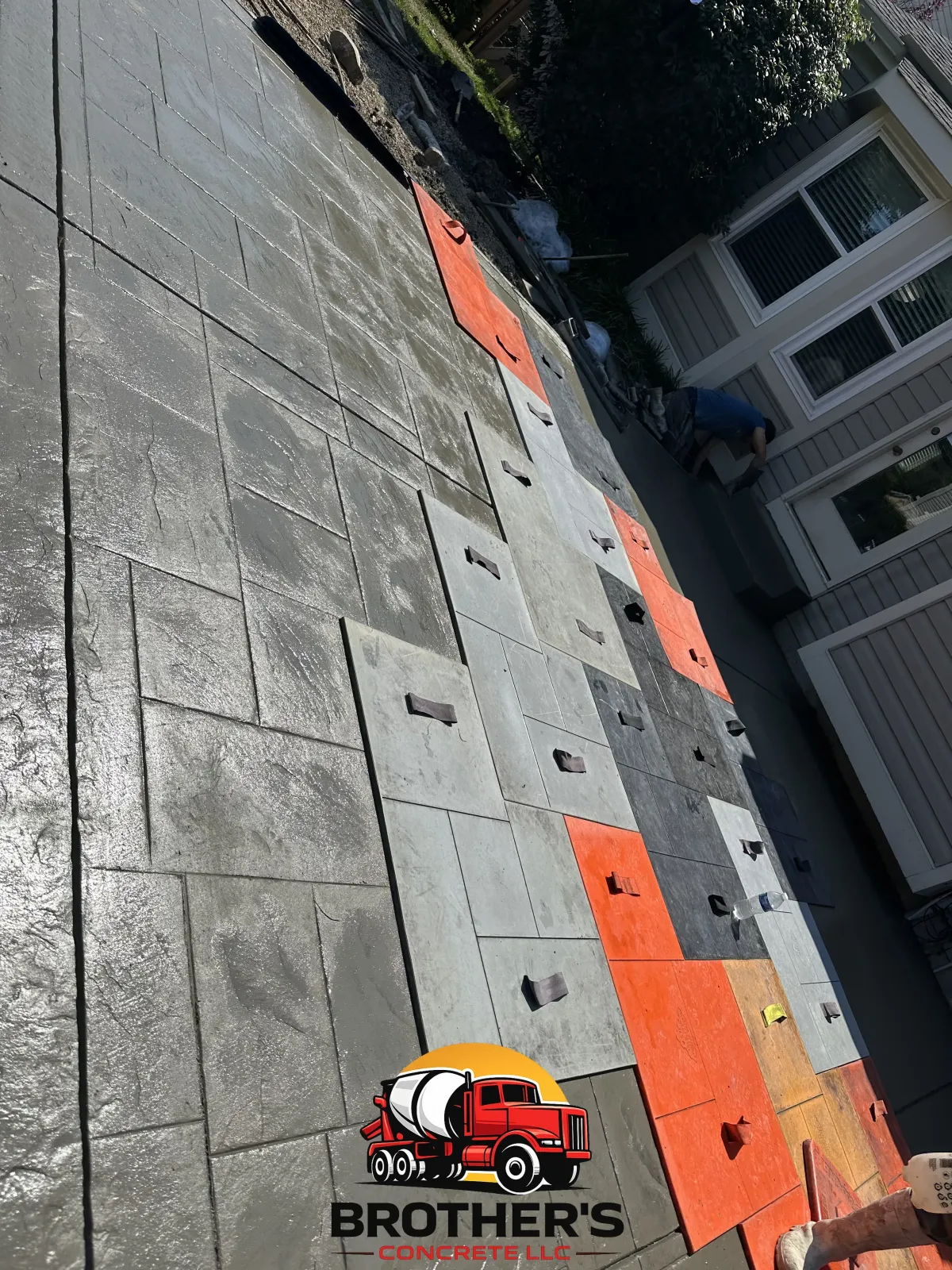 decorative stamped concrete wall in Oakley Cincinnati Ohio custom design