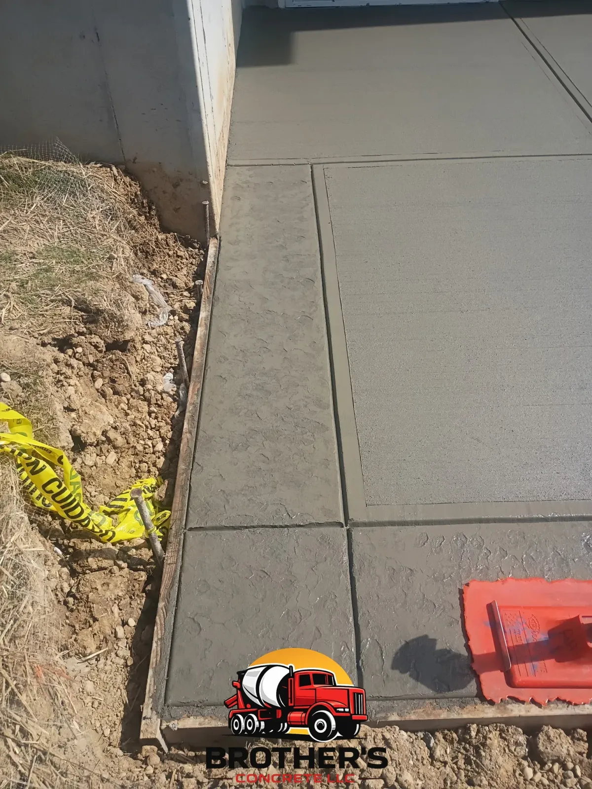 concrete sidewalk installation in Cincinnati Ohio fresh clean walkway