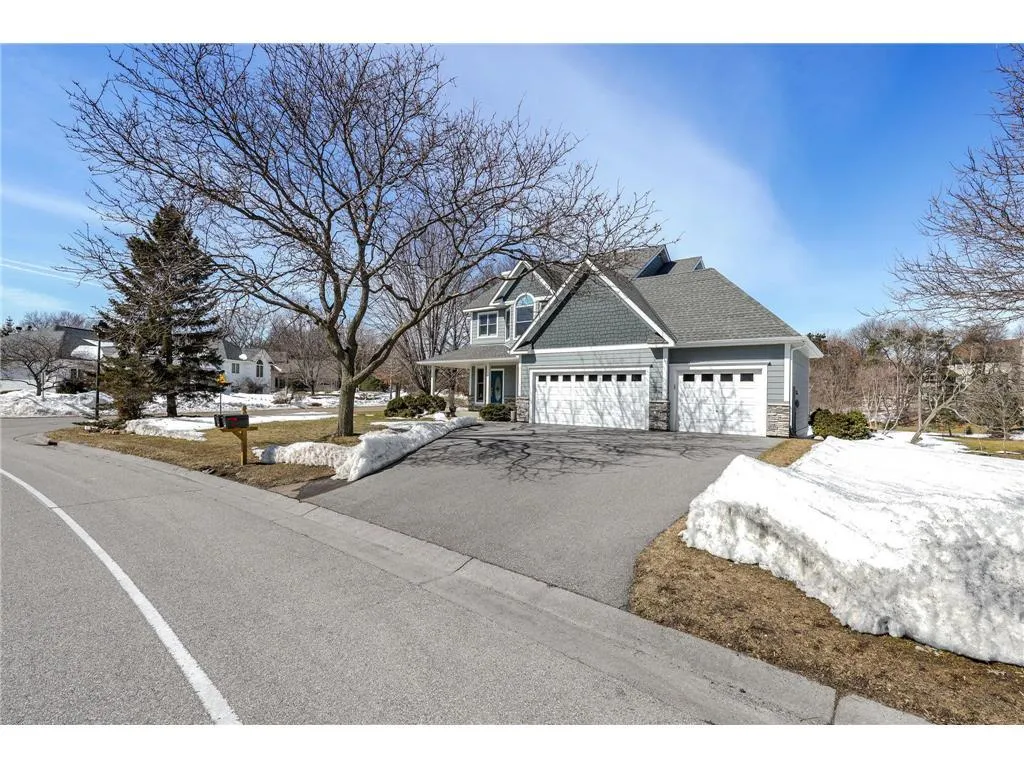 Maplewood Concrete builds and installs Driveway