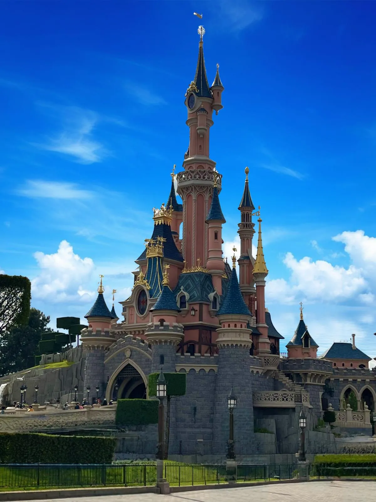 Visita ao castelo da Bela Adormecida em viagem à Disneyland Paris