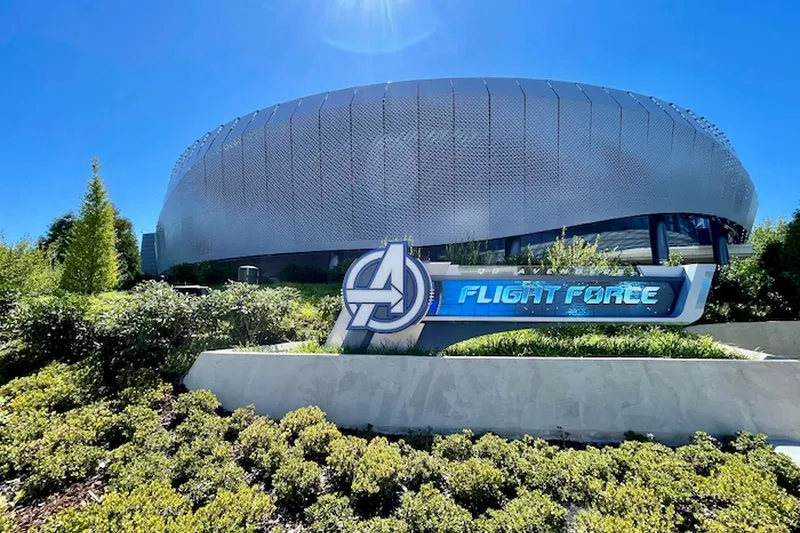 Exterior de la atracción Flight Force en Disneyland Paris