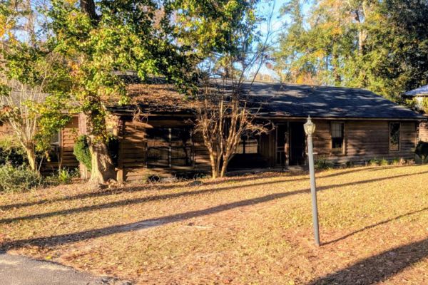 SFR BUY & HOLD DEAL WITH EQUITY · ORLANDO FL · 5/3.5 · 2,352 SQFT Enclave Dr, Orlando, FL 32837