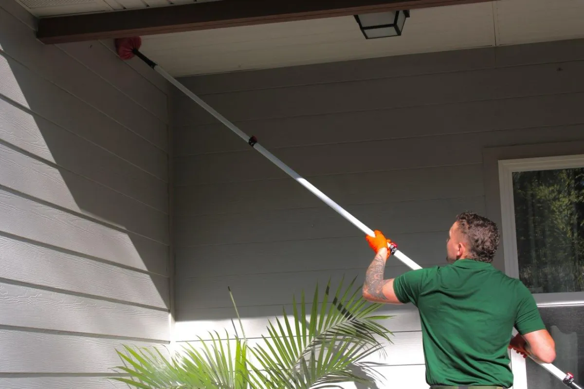 Enlisted Pest Control providing residential pest cleaning