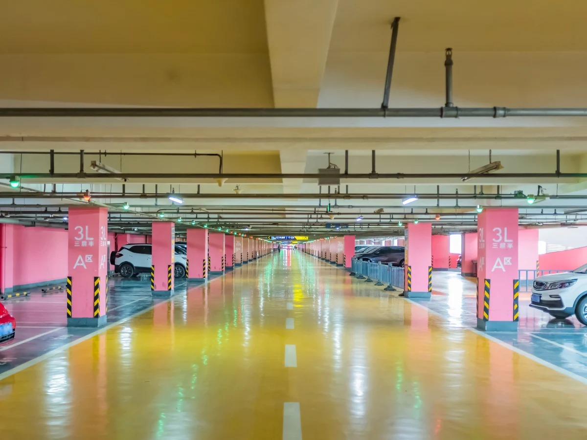 a garage floor epoxy color in yellow