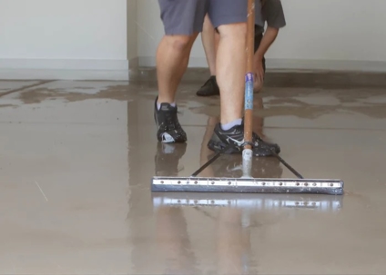 applying polyaspartic floor coating