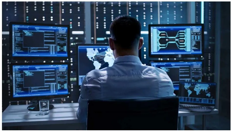 What is the difference between IT services and managed services?