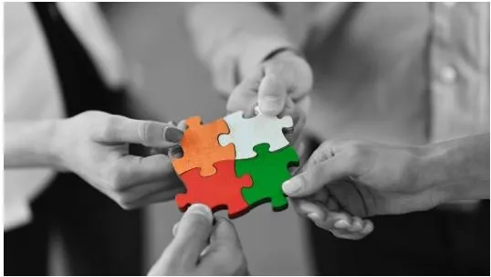 What does an IT strategy consultant do for small businesses?