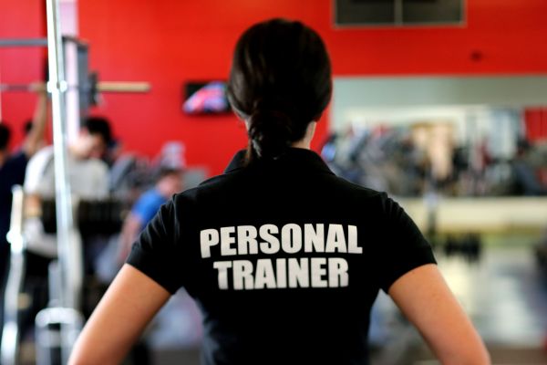 ¿Cuánto cuesta una certificación de entrenador personal?