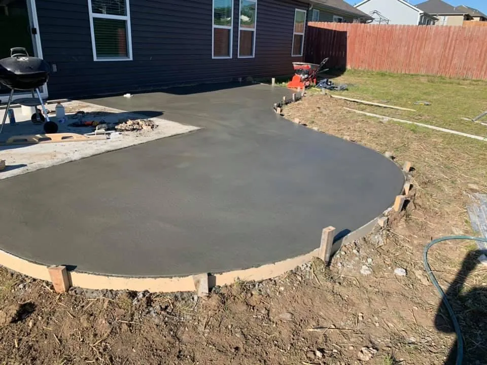 Warner Robin Concrete builds and installs Patio.