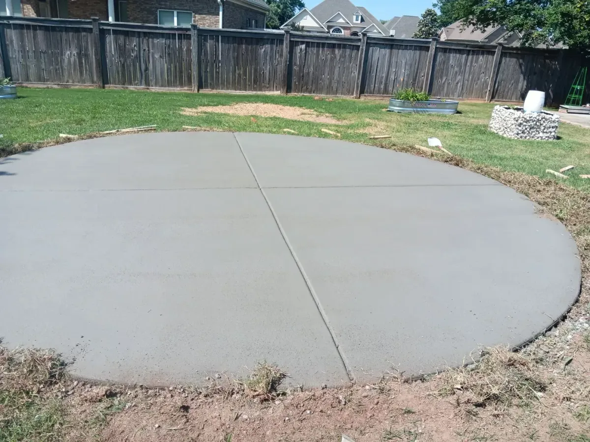 Warner Robin Concrete builds and installs Patio.