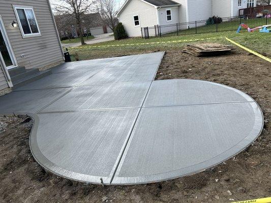 Warner Robin Concrete builds and installs Patio.