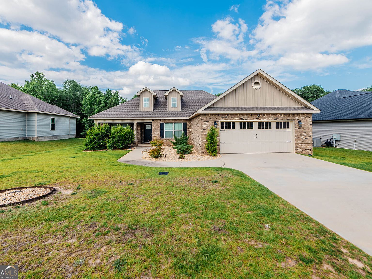 Warner Robins Concrete builds and installs driveway