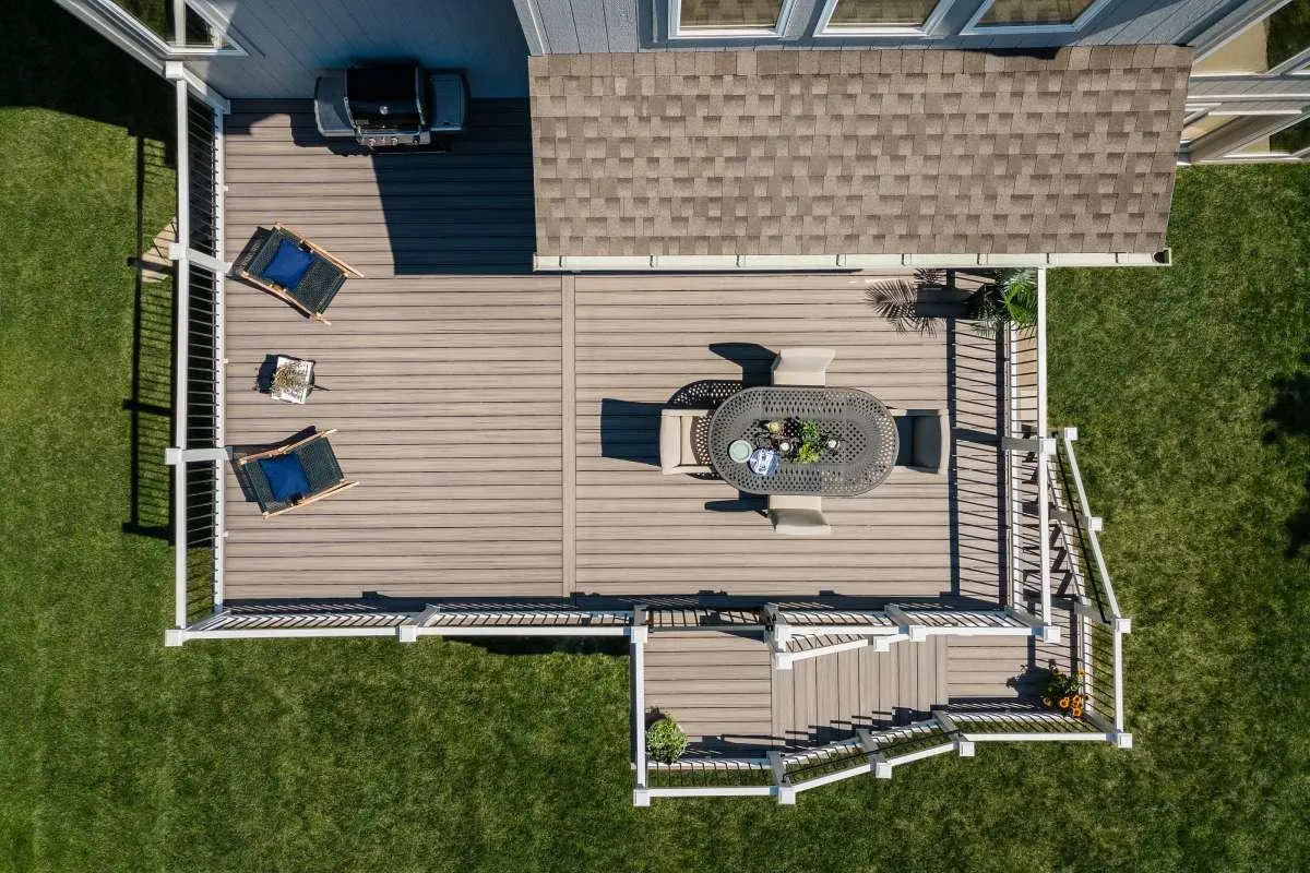 people working on building during daytime