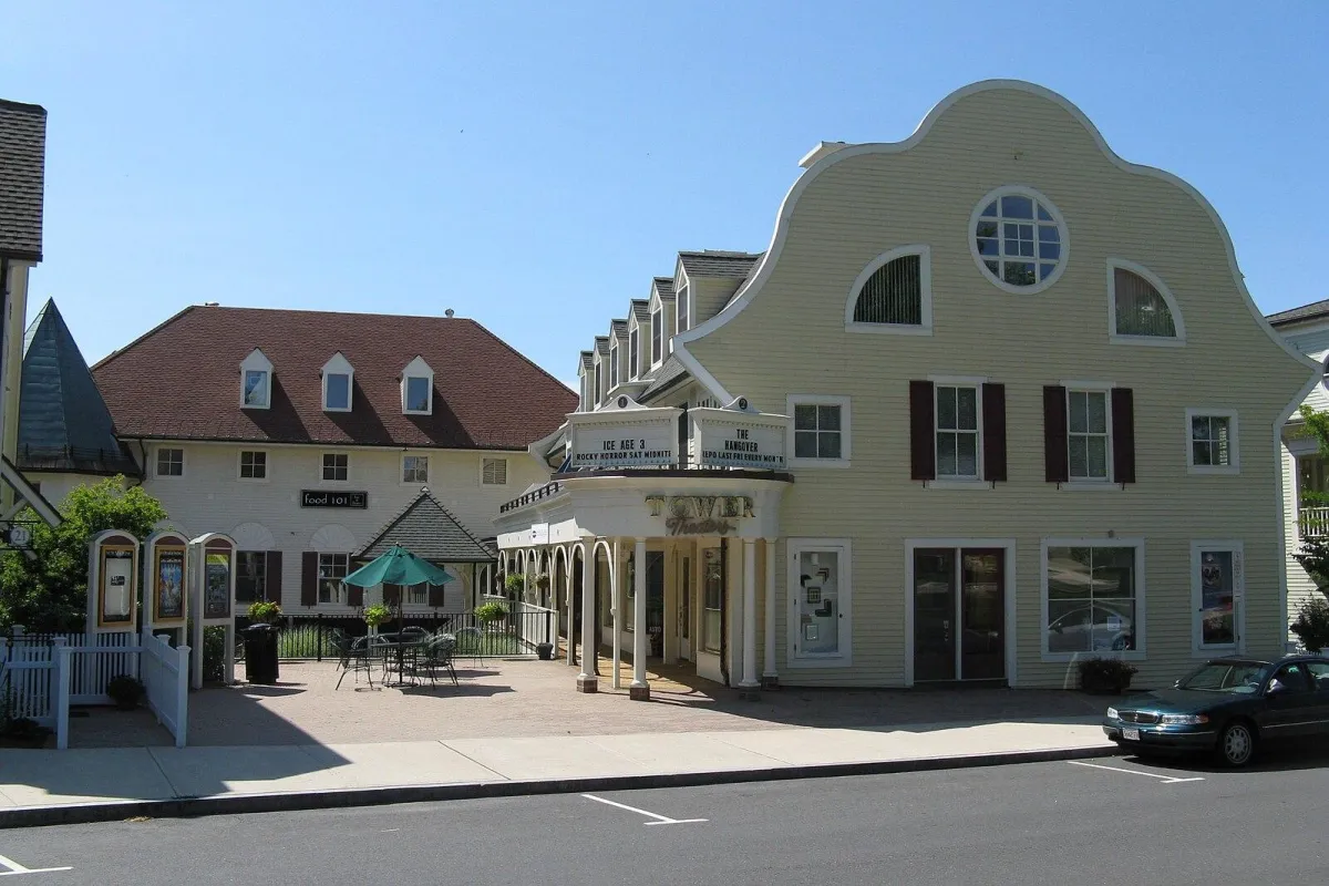 The Village Commons - South Hadley, MA near Mount Holyoke College