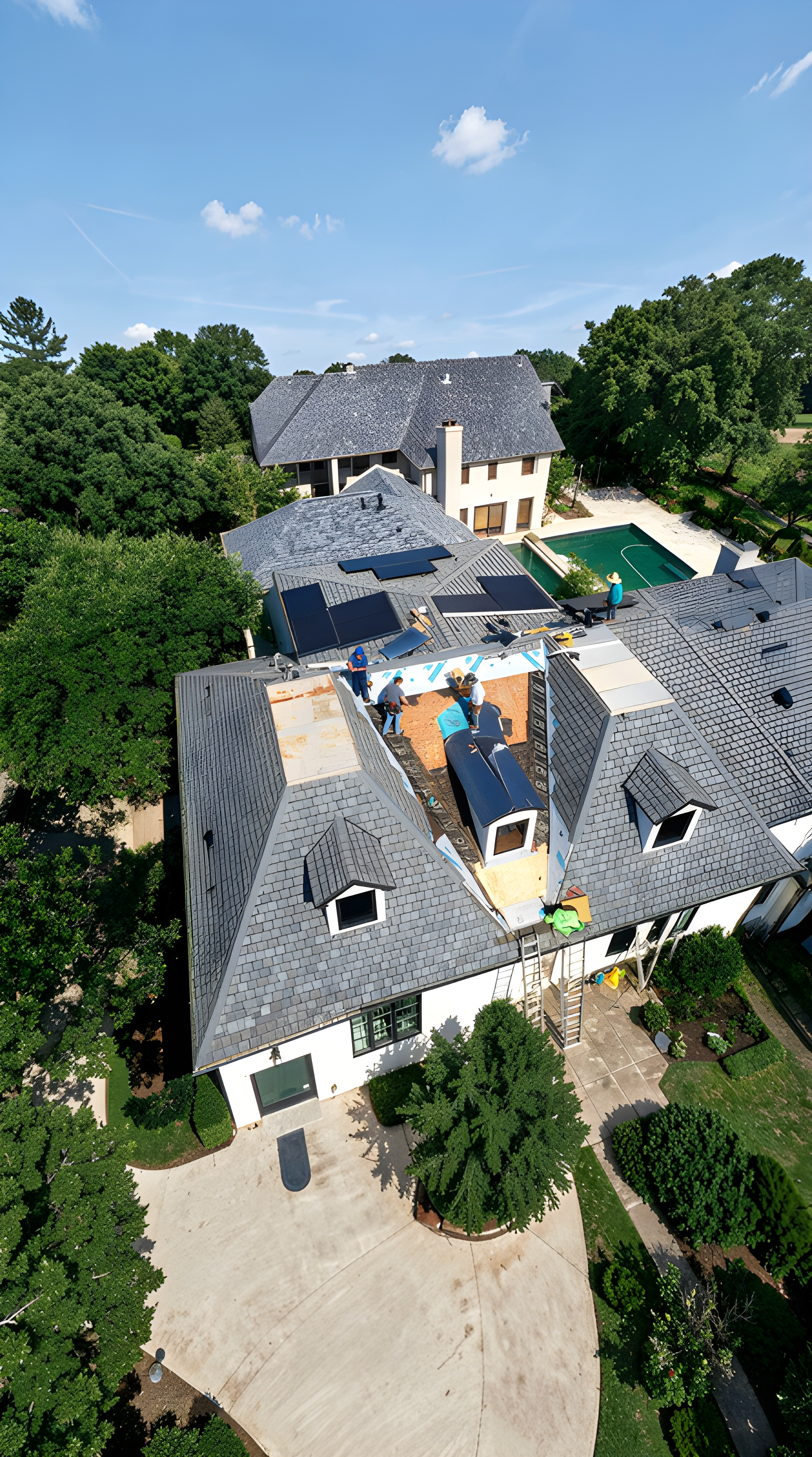 Roof Replacement or Repair? A Homeowner's Guide for Houston's Climate