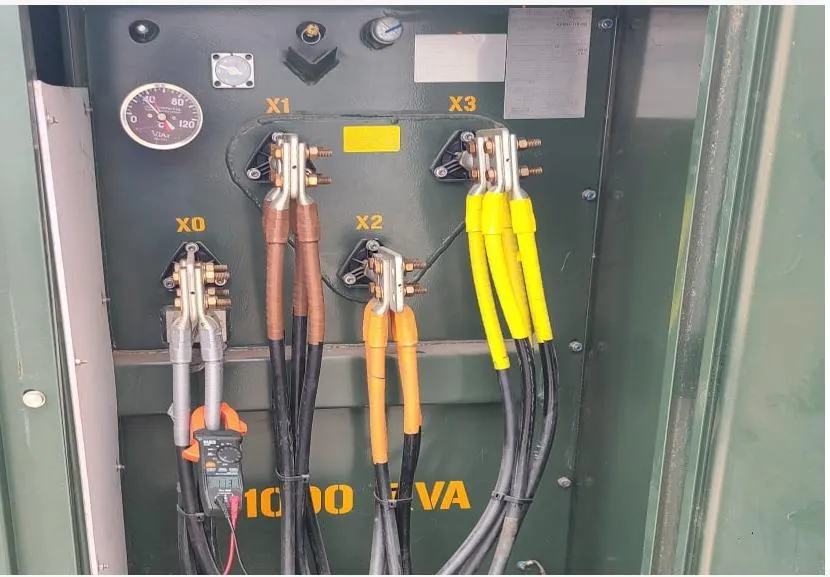 Tablero eléctrico industrial con componentes nuevos instalados