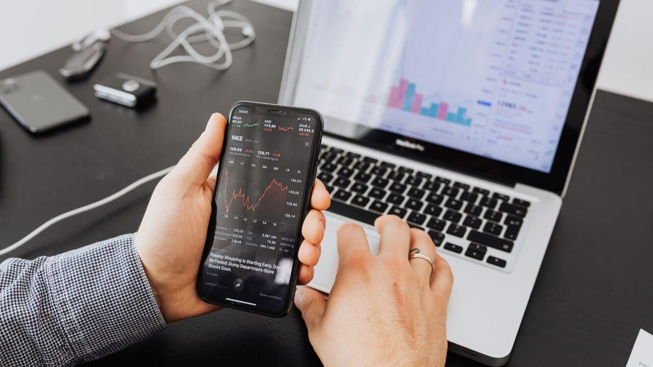 Benefits of Integrating Mobile with Business Phones