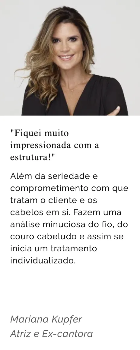 cliente satisfeita com o Roberta Gomes dona do Hair Concept by Rg Vitoria salao de Beleza