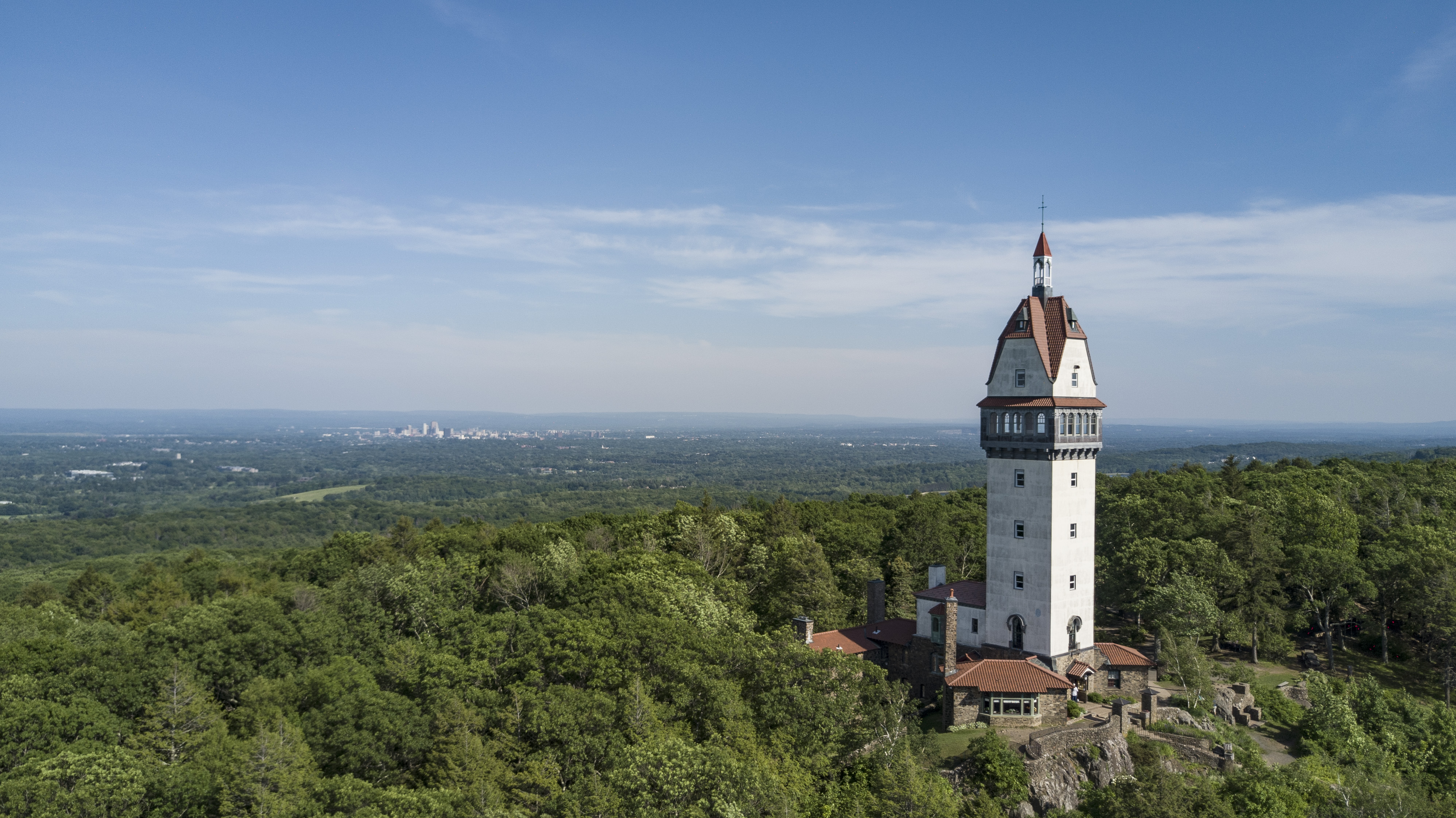 🏰 Heublein Tower: A Scenic Avon Adventure Above the Farmington River Valley