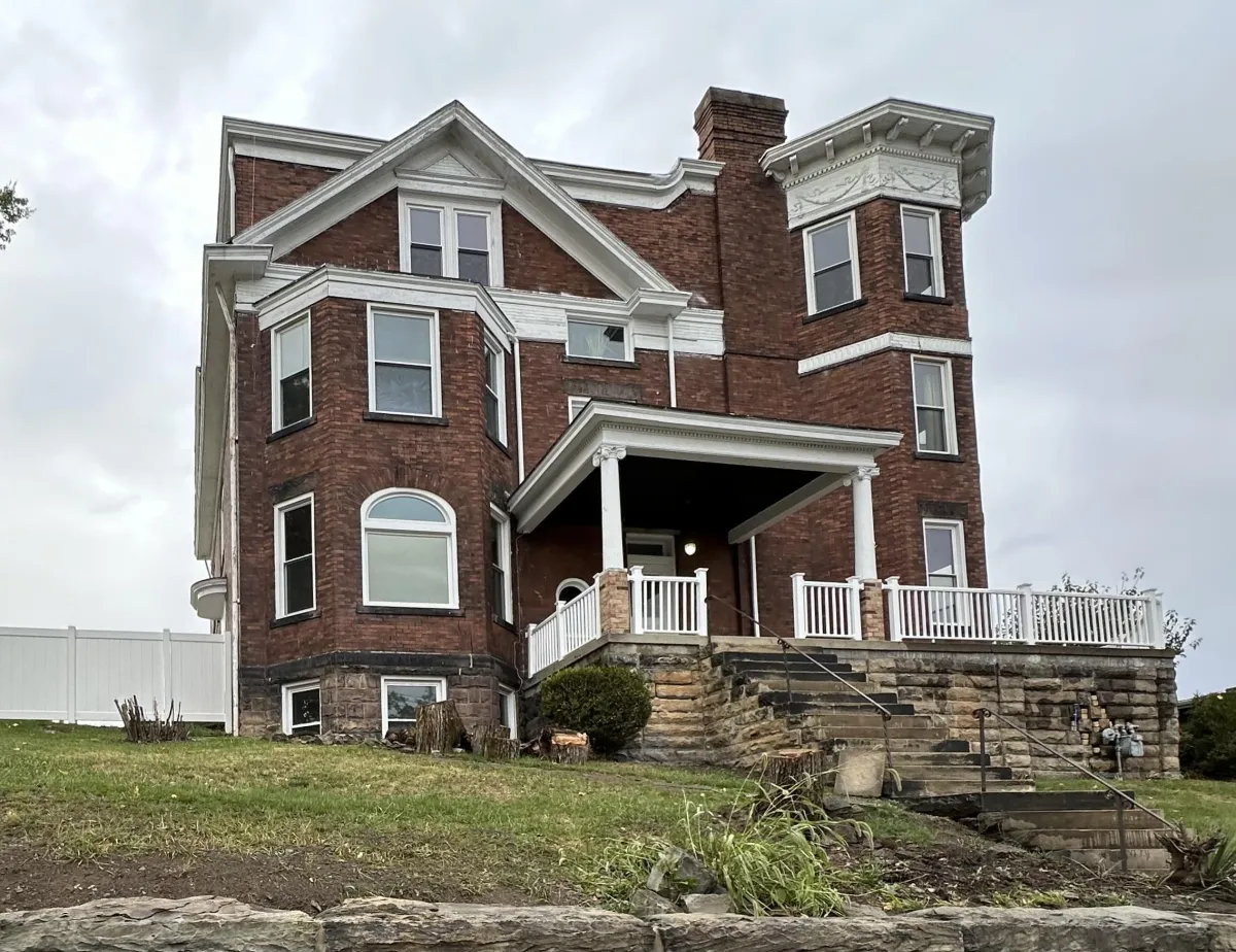 Cleaner preparing a short-term rental in Pittsburgh