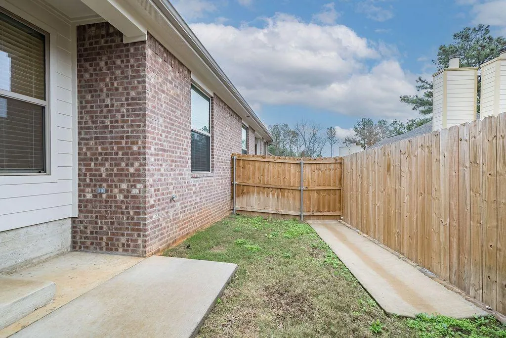 Tyler Concrete builds and installs Stamp
