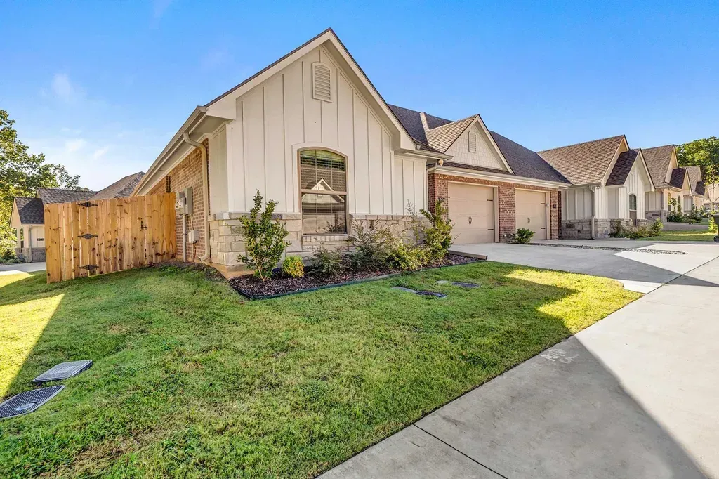 Tyler Concrete builds and installs driveways