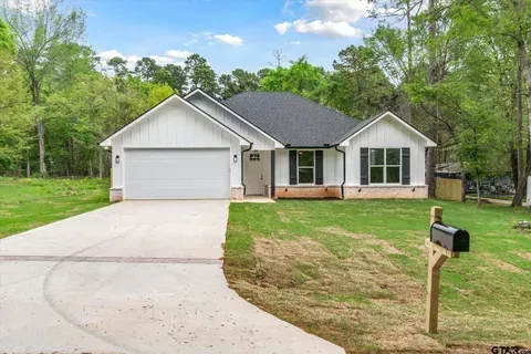 Tyler Concrete builds and installs driveways.