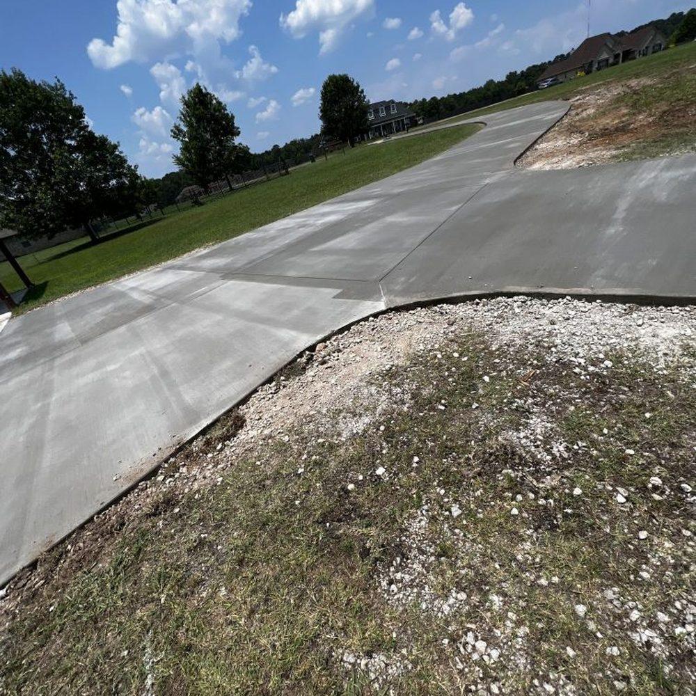 Boca Raton Concrete builds and installs pathways