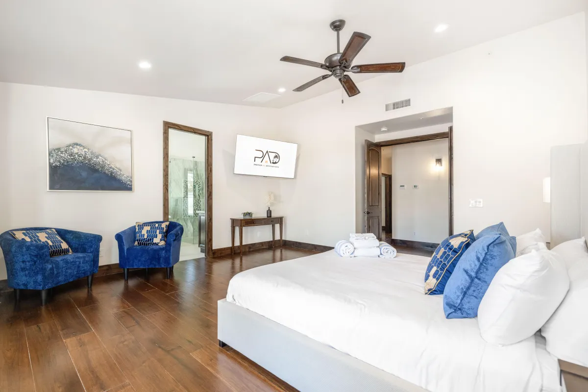 Guest bedroom with a king bed and ensuite bathroom