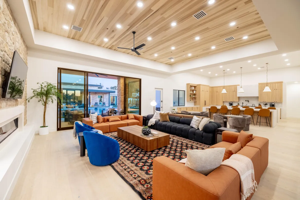 Elegant living room with modern furnishings 