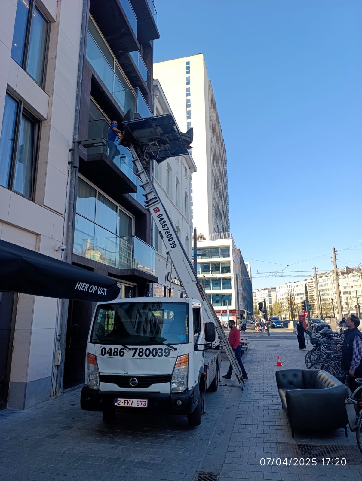 Ladderlift huren appartement verhuis België met verhuislift via balkon