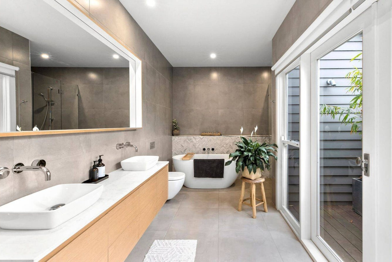 Freestanding bath and double vanity in Batemans Bay