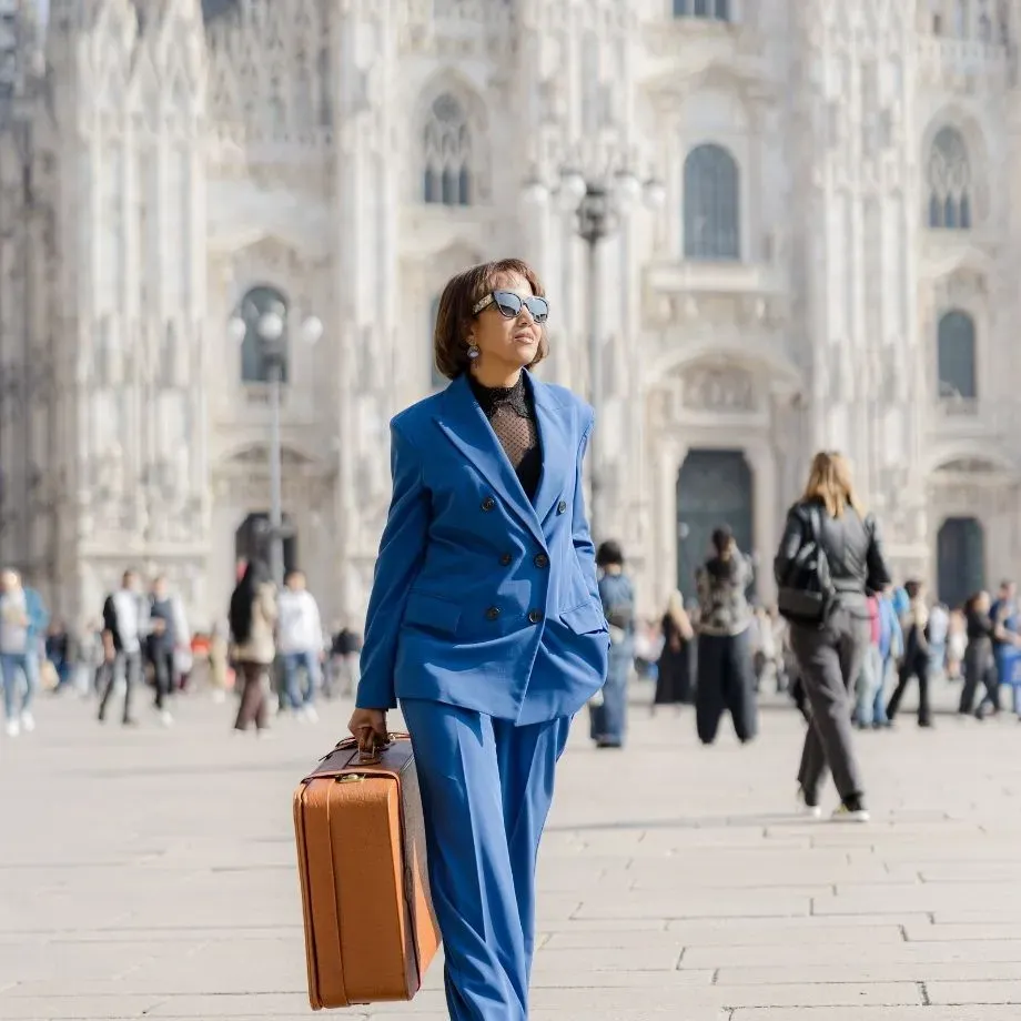 Avv. Ana Maria Duverge davanti al Duomo di Milano