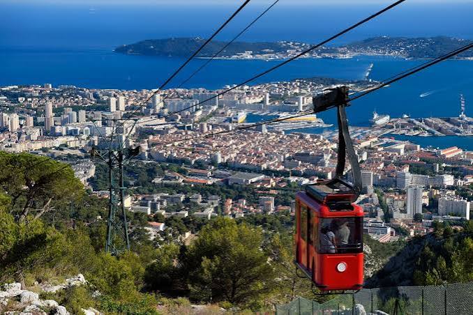 Nettoyage voiture intérieur et extérieur à Toulon
