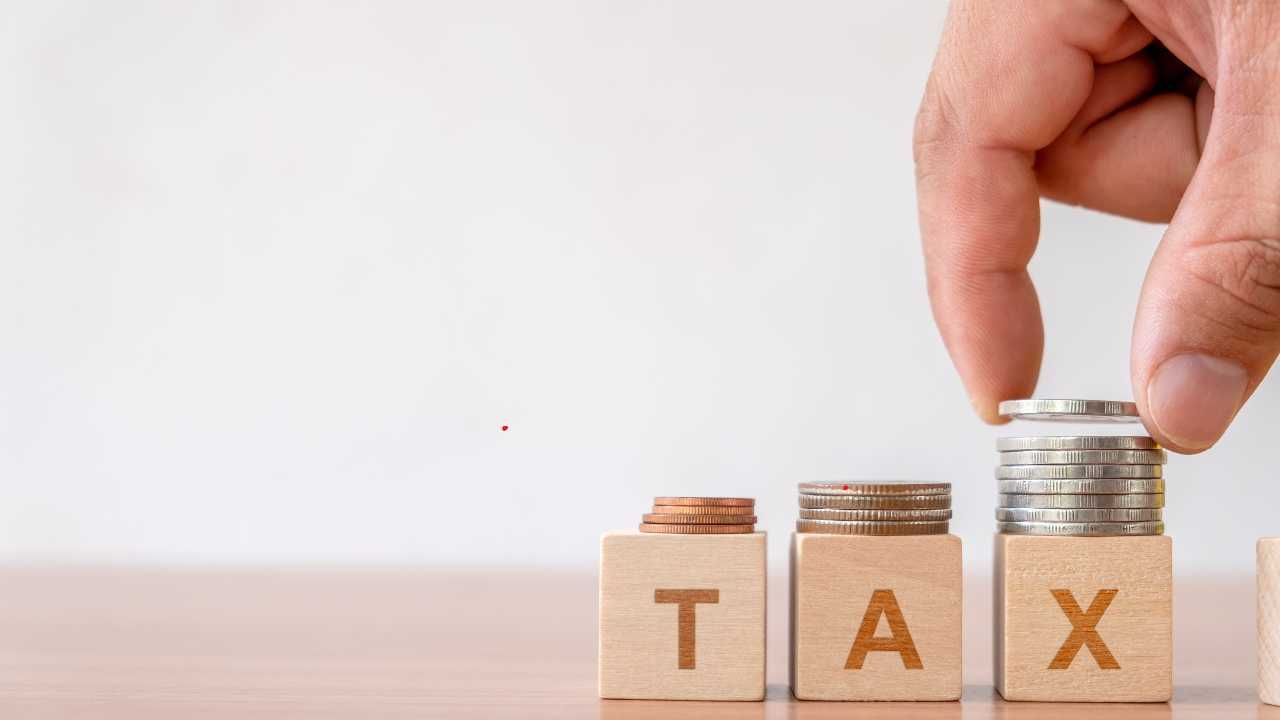 When to Hire a Tax Professional: Signs You Need Expert Help