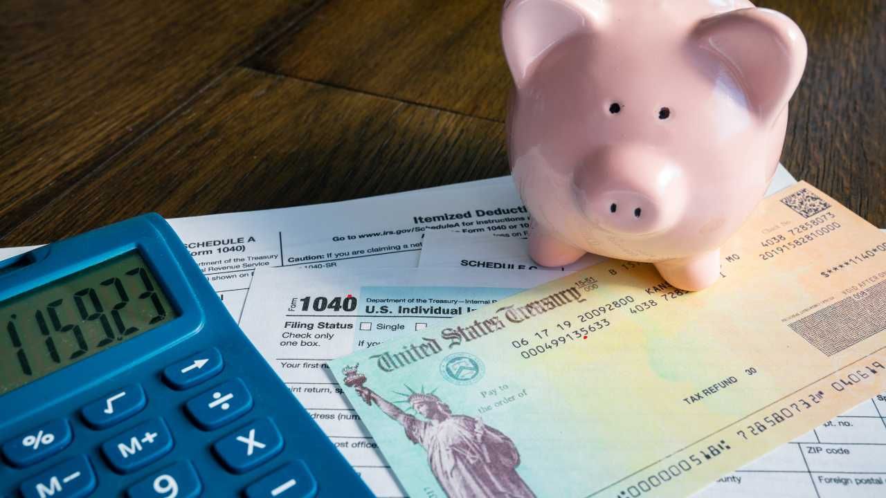 Maximize Your Refund: Expert Tips for Filing Taxes Efficiently