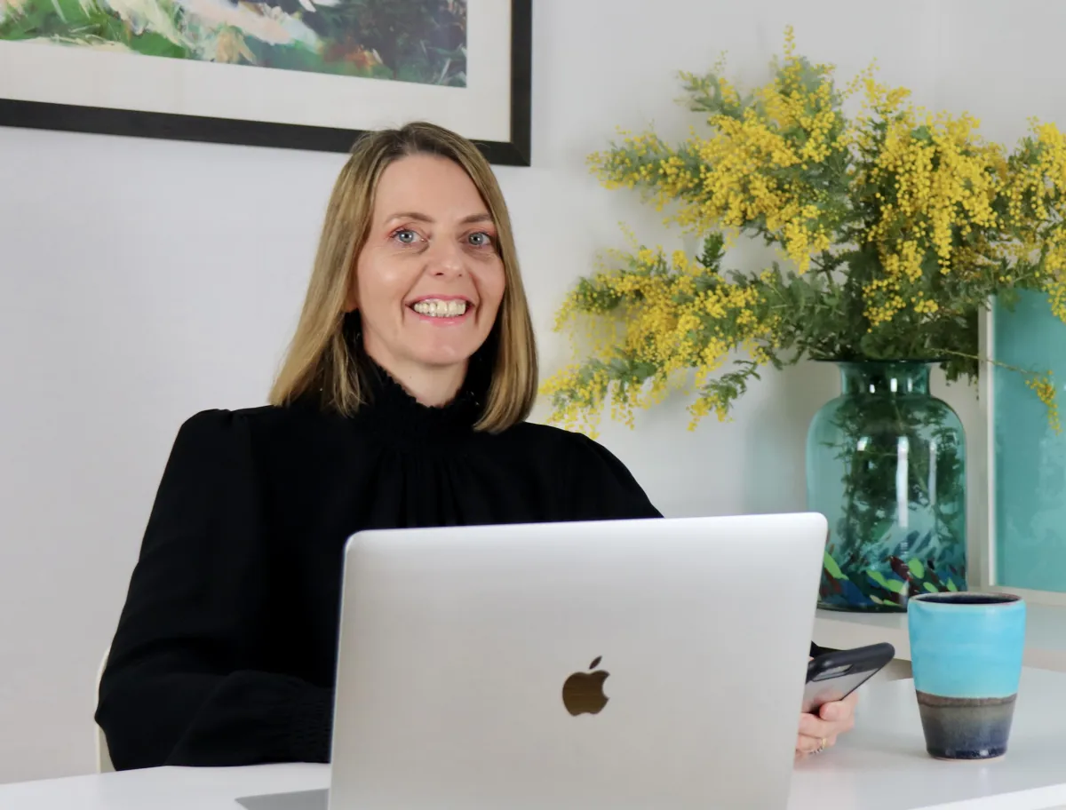 Christine Knox - Gentle Scar Therapy 