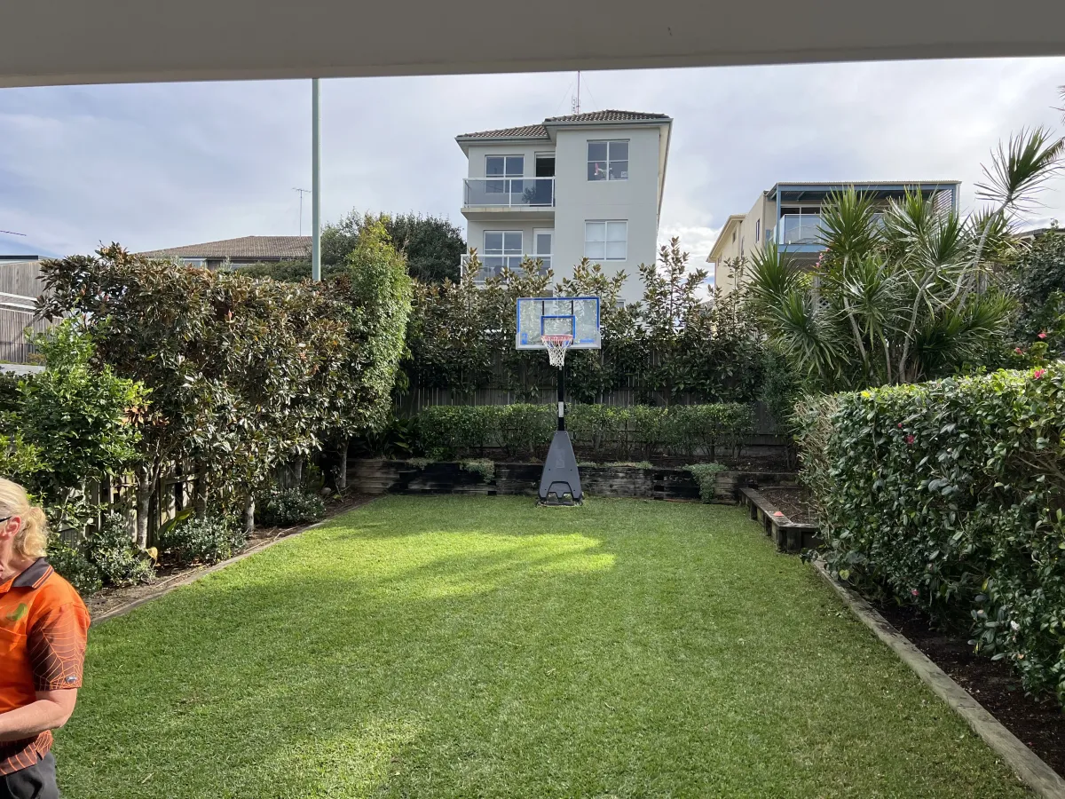 lawn mowing Melbourne residential property