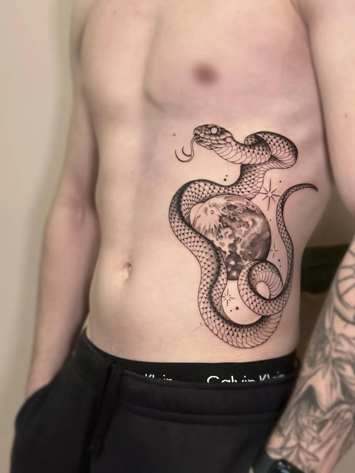 A sign that is on the side of a building