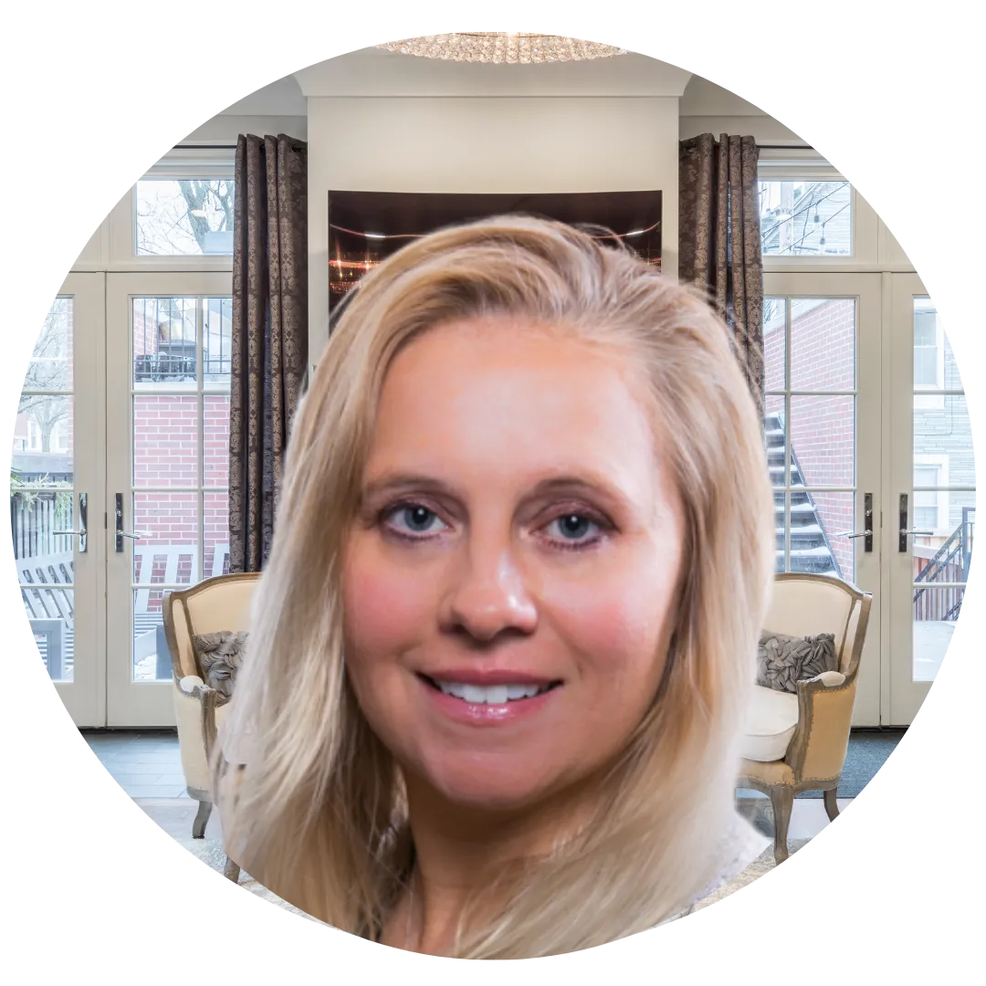 Photo of a friendly real estate agent from StarterKey Realty