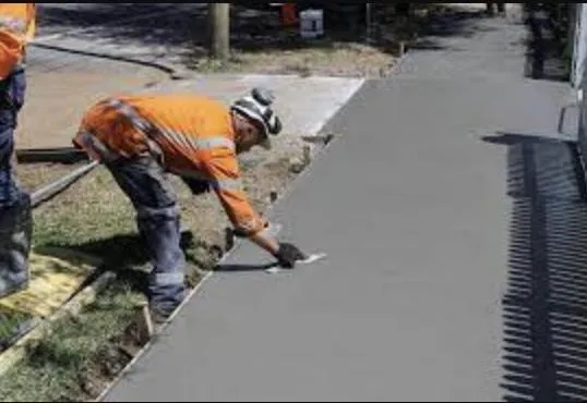 Concrete Sidewalk & Walkway