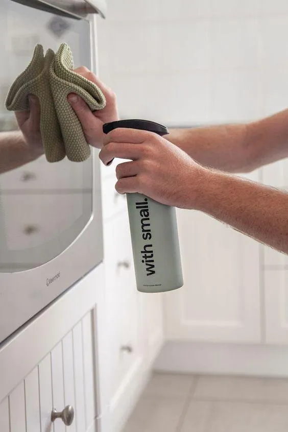 non-toxic cleaning solutions lemon vinegar baking soda