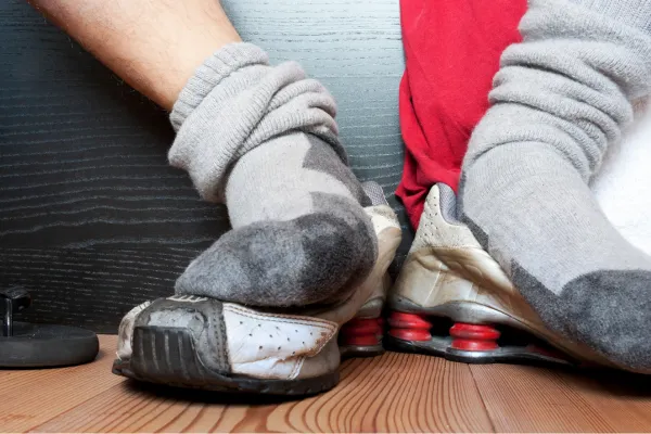 what does black mold smell like before professionals remove mold and eliminate odor