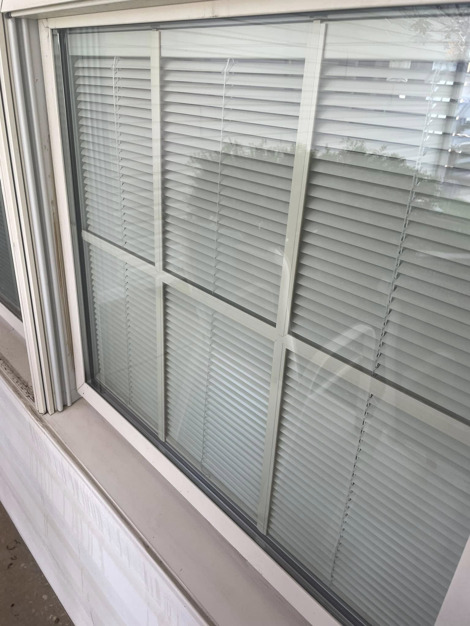 Screen Cleaning in Chesterfield