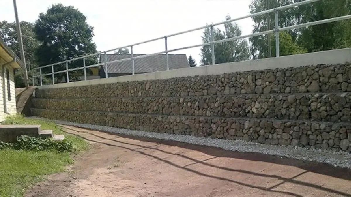 Kivikaru gabioon tugimüür